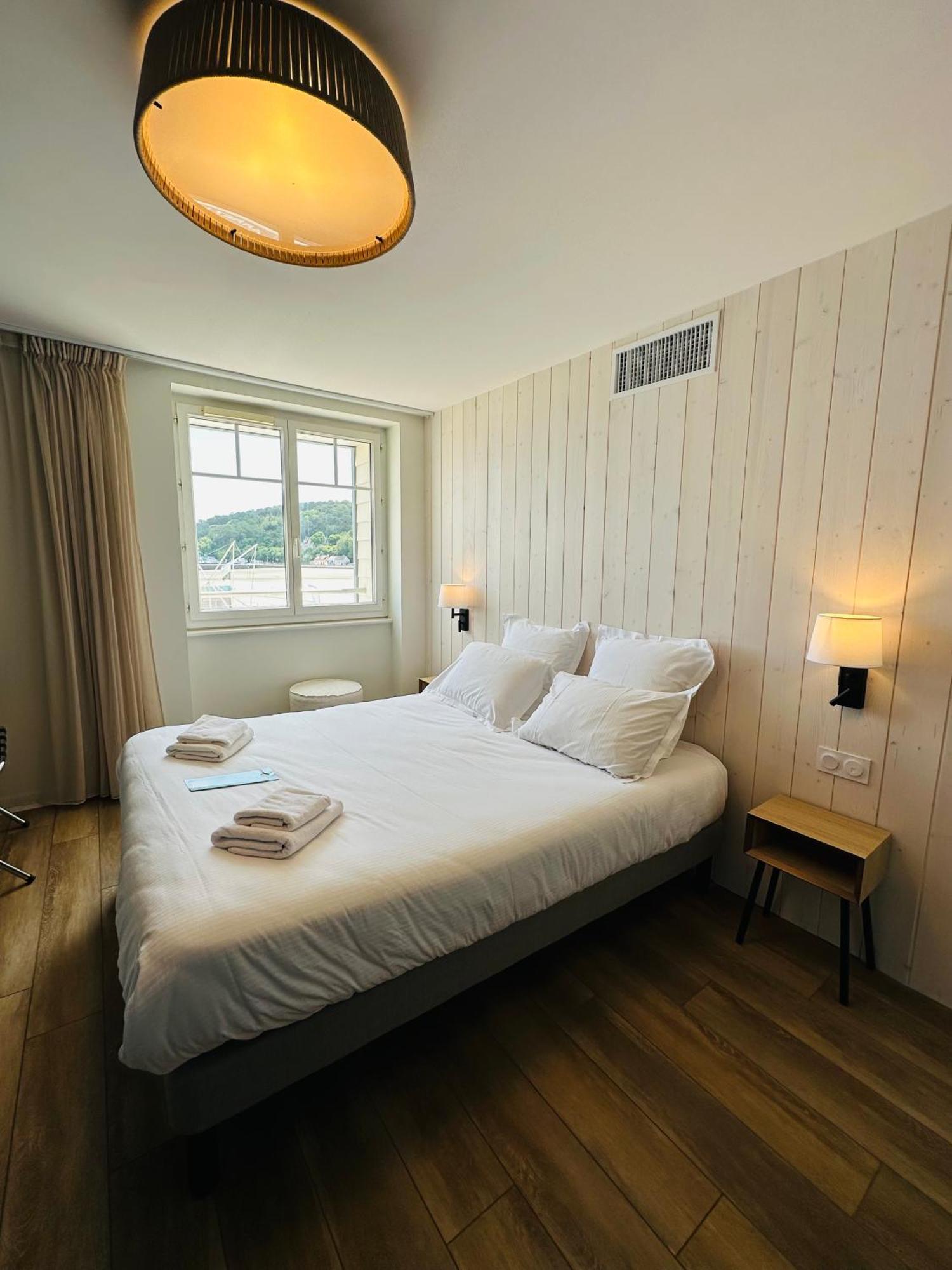 Hotel De La Baie Crozon Esterno foto