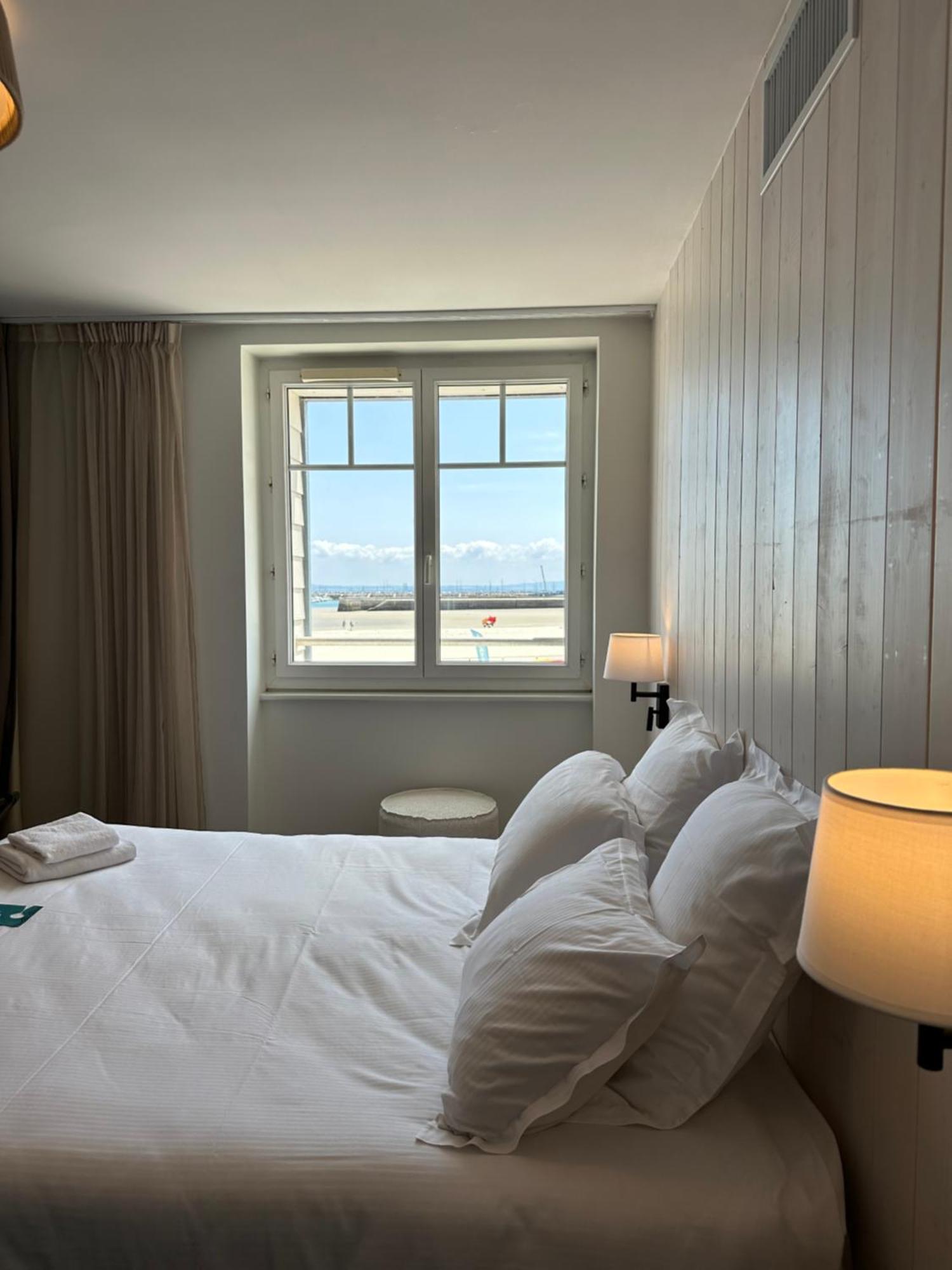 Hotel De La Baie Crozon Esterno foto