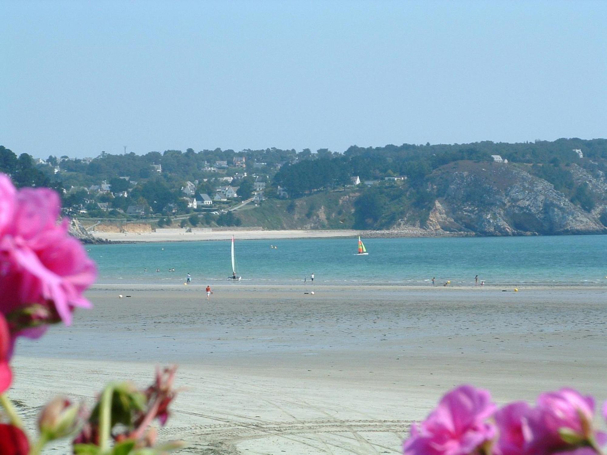 Hotel De La Baie Crozon Esterno foto